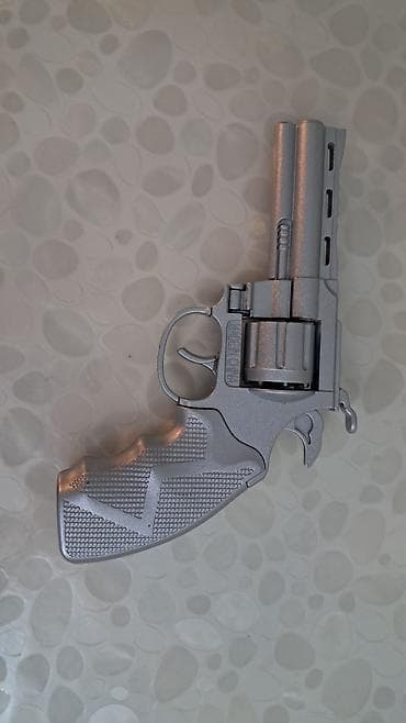 oyuncaq usaq: Metalik rəngli oyuncaq revolver və qabı - Material: möhkəm plastik — 1