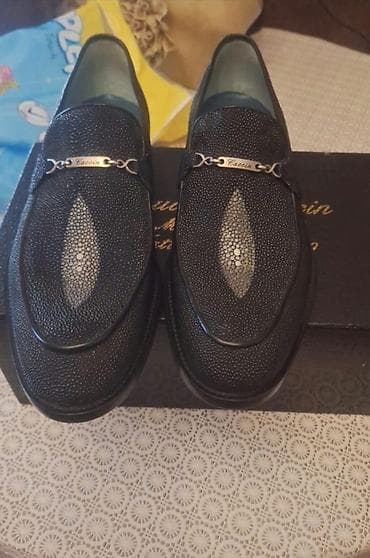 Личные вещи: - Kişi üçün klassik loafer ayaqqabılar - Rəng: qara - Üst hissə — 1