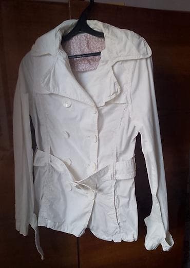 Школьная форма: Ağ rəngli uwagcun trench tipli yüngül gödəkçə.10 m 12-15 yawa kimi az — 1