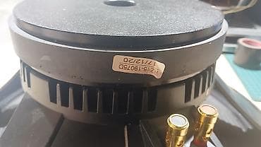 audi a8: Salam. JBL 6015 kalonka. TƏKDİ. CÜT DEYİL. Dinamik 15 düym. Pişalkası — 4