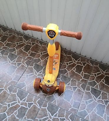 su skuter satilir: Skuter, təzə kimidir, supertoysdan 50 man alınıb, uşaq sürmür, cəmi 30 — 5