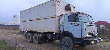 karavan maşın: KAMAZ yük maşını – iri həcmli qapalı konteynerli - Marka/model: KAMAZ — 4