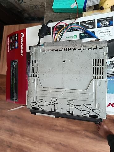 mp3 fm modulator: Pioneer avtomobil maqnitolası, 1-DIN formatında multimedia başlıq — 1