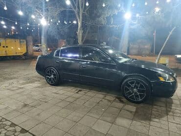 nissan maxima 2001: Nissan Altima sedan – qara rəngdə, şəhər və uzun yol üçün rahat və — 5