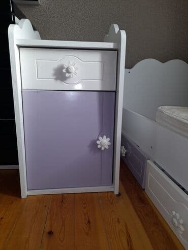 ikinci əl uşaq carpayısı: Oğlan və qız üçün, İşlənmiş, Dördbucaq, Beşik, Dəstsiz, Matras ilə, Yellənmə mexanizm ilə — 4