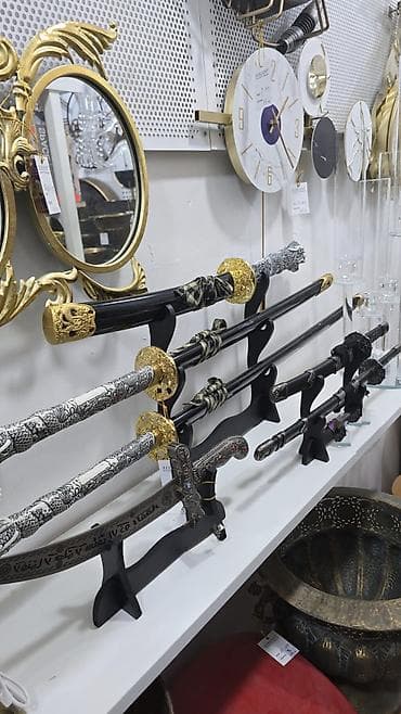 qəpik pullar: Dekorativ qılınc və katana dəstləri - 3-lü katana vitrin dəsti: qara — 2