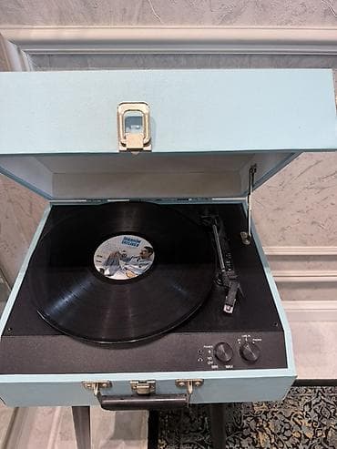 Спорт и хобби: Vinil pleyer – retro dizaynlı, çamadan tipli model (açılıb‑bağlanan — 6