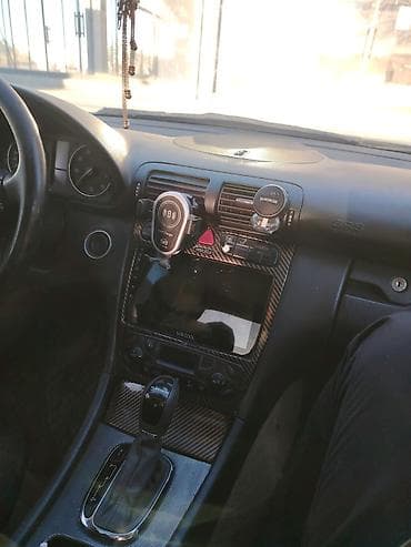 Мототранспорт: Mercedes-Benz C-Class sedan (W203) – ağ rəng, avtomat sürətlər qutusu — 2