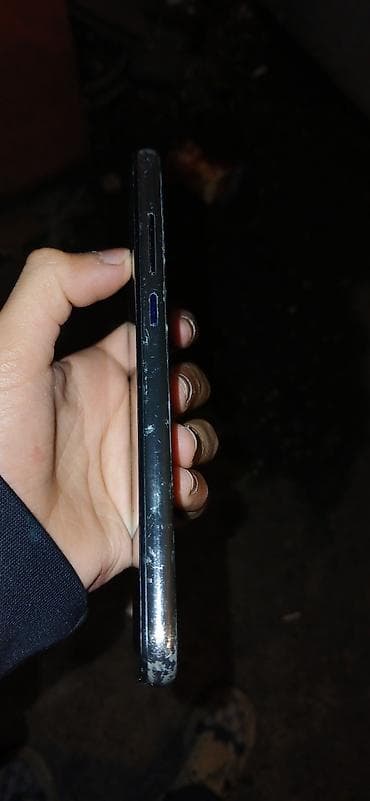 nova 11 pro: Məhsul: Smartfon (yan görünüş) Xüsusiyyətlər: - Korpus: parlaq — 1