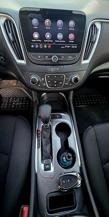 şuşe: Chevrolet Malibu: 1.5 l | 2023 il 140100 km Sedan — 8