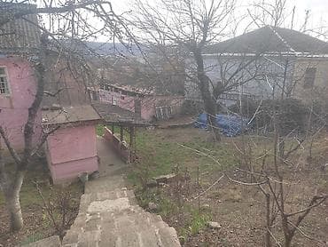 qubada satiliq evler: 10 sot var Qusar plosadi terefde mirzeveliev qucede senedler var 6.4 — 2