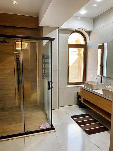 Mənzillər: İcarəyə verilir 4 otaqlı yeni tikili 235 m², Səbail r. Kateqoriya — 8