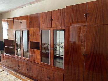 Ev üçün mebel: Bütöv satılır. Qulpları və petlələri qaydasındadır. Real alıcı ilə — 2