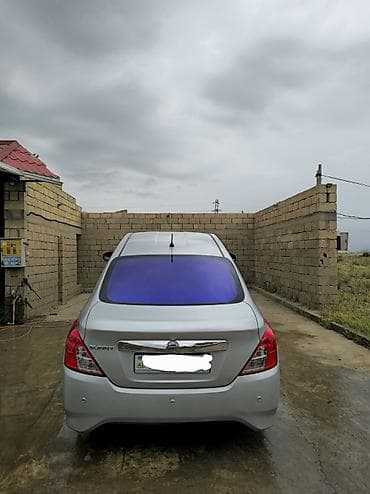 pilus 30 kuza: Nissan Sunny: 1.5 l | 2014 il Sedan — 1