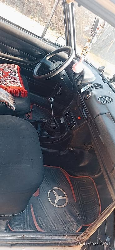 hyundai sonata nece masindir: Vaz-2106 (Jiguli) sedan – bej rəngli, klassik kuzovlu model. Texniki — 6