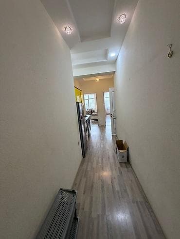 zigda kiraye menzil: 2 otaqlı mənzil – tam mebel və texnika ilə Plan: - Geniş qonaq otağı — 8
