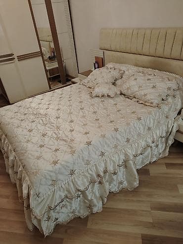 Tekstil: Yataq üçün İşlənmiş rəng - Bej Yataq örtüyü, Ünvandan götürmə — 6