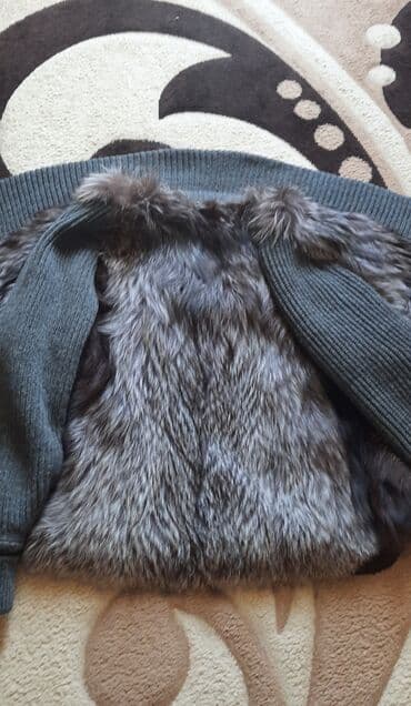 Tebii cernoburka kürk,qolları toxunma .Yenidir.Ciddi olanlar narahat
