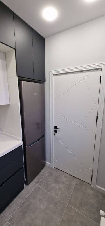 kiraye evler aile ucun: 7ci mikrorayonda. 5/5, orta təmirli bütün əşyaları ilə 2 otaq, YALNIZ — 2