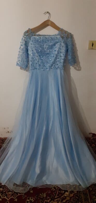 gəlin gulu: Mavi rəngli uzun ziyafət/libas - Rəng: Açıq mavi (pastel, “baby blue” — 4