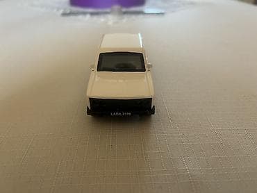 pa 1: Ağ rəngli metal oyuncaq SUV model avtomobil - Marka/model detayı — 9