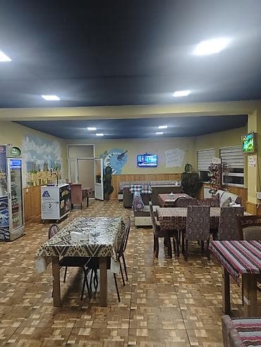 restoran sobaları: Masalara xidmət üçün əlverişli planlama - Yumşaq divan və stul — 1