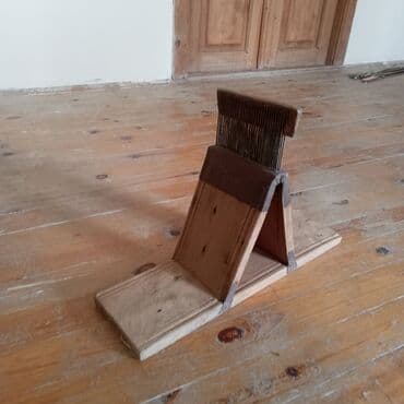 toyuq yolma aparatı: Taxta yun darağı – əl istehsalı kənd təsərrüfatı aləti — 3