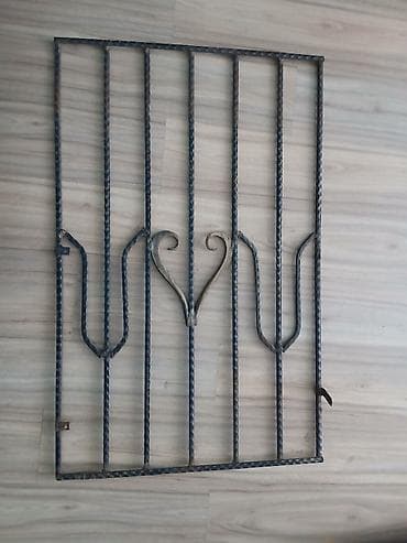 hasar setka: Dəmir pəncərə barmaqlığı - Material: bərk polad/dəmir, relyefli — 1