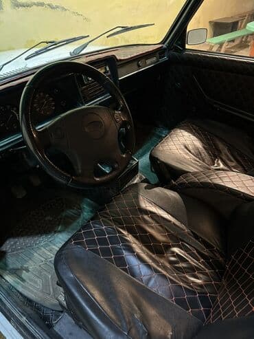 ваза стеклянная прозрачная высокая без узора: Otur sur masin çuruysuz udarsiz VAZ 2107, ağ rəng, sedan kuzov — 4