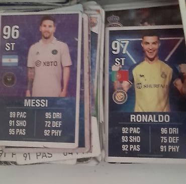 pecka: Futbol kartı 765 dənə 32 ədəd lionel Messi 16 ədəd ciristiano Ronaldo — 2