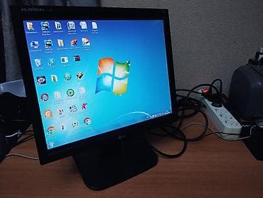 LG Flatron LCD Monitor Model: L1718S 17-düym ekrandır.Əla işləyir heç