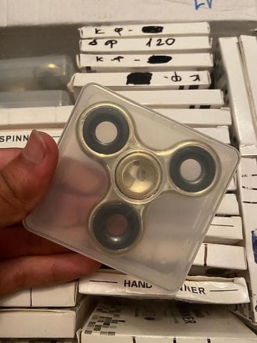 Metal görünümlü üçqanadlı fidget spinner (Hand Spinner) - Korpus