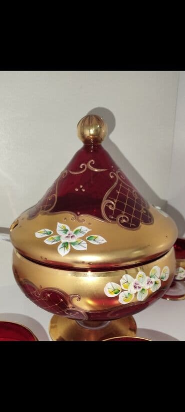 Mətbəx aksesuarları: Bürünc-qızılı və yaqut-qırmızı rənglərin kombinasiyasında dekorativ — 2