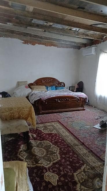 satiq evler: Satılır: iki mərtəbəli həyət evi - Ümumi plan: 2 mərtəbə, fasadda — 7