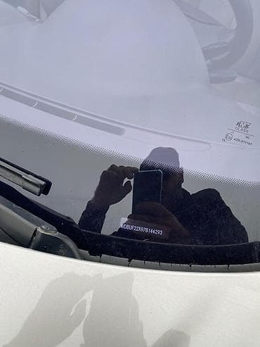 maşın 099: Mercedes-Benz E 320: 3.2 l | Sedan — 8