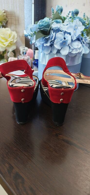 Basanoşka və səndəllər: Ölçü: 38, rəng - Qara, İşlənmiş — 3