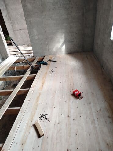 islenmis pol taxtasi: Bu alət döşəmə taxtalarını sıxmaq üçün istifadə olunur. Metal — 3