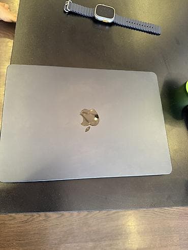 Masaüstü kompüterlər və iş stansiyaları: Apple MacBook, 13.5 ", Apple M2, 256 GB — 2