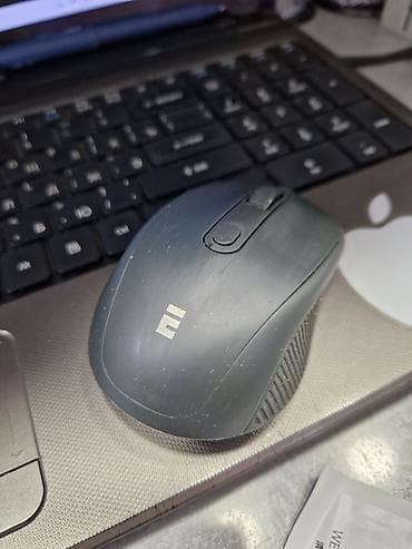 simsiz mikrafon: Logitech simsiz klaviatura və siçan dəsti və redmi siçanlar ayrıda — 8