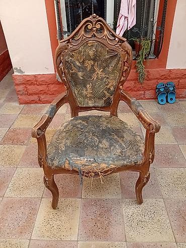Klassik üslubda taxta kreslo - Material: massiv ağac karkas, əl