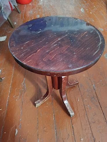 yumru stollar: Jurnal masası, Açılmayan, Taxta, Yumru masa — 2