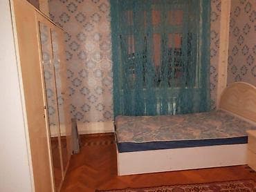 kiray: Ev Nerimanov Rayonu Ressamliq akedemyasinin yaninda yerleshir montinde — 6