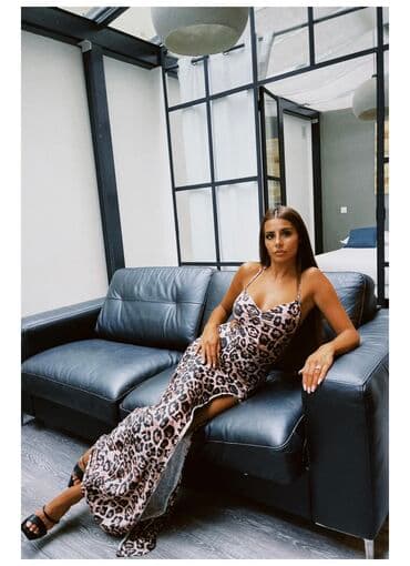 ad gunu paltarlari: 85 manata alınıb. Cəmi 1 dəfə ad günündə geyinilib. Əlaqə WhatsApp — 2