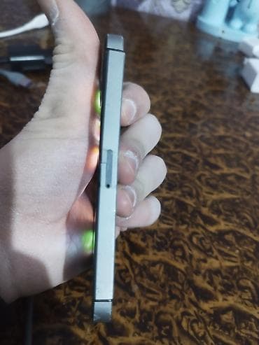 dubay ipone: IPhone SE, Desert Titanium, Barmaq izi — 4