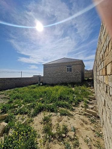heyet ev: Badamdar qəs. 4 otaqlı, 170 kv. m, Kredit yoxdur, Təmirsiz — 1