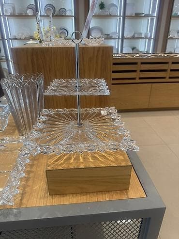 das pec: Tort və şiriniyyat qabı, Şüşə — 1