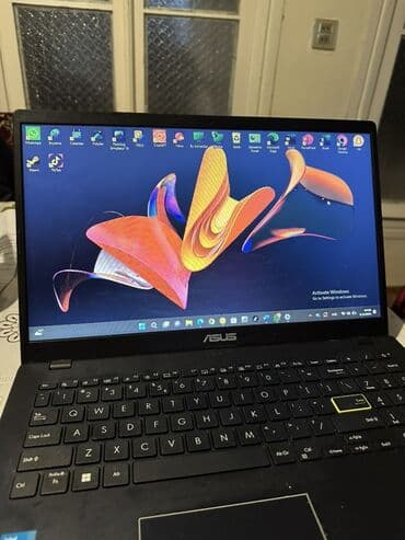 diz ustu komputerlər: ASUS Vivobook seriyalı 14/15.6" noutbuk
Operativ yaddaş 8gb/ 512gb — 1