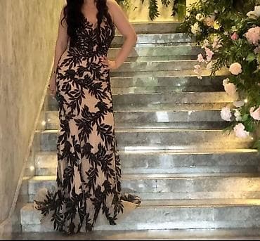 cicekli don: Donlar.ziyafet geyimi platya turkiyeden getizdirilib.tulun ustu qara — 1