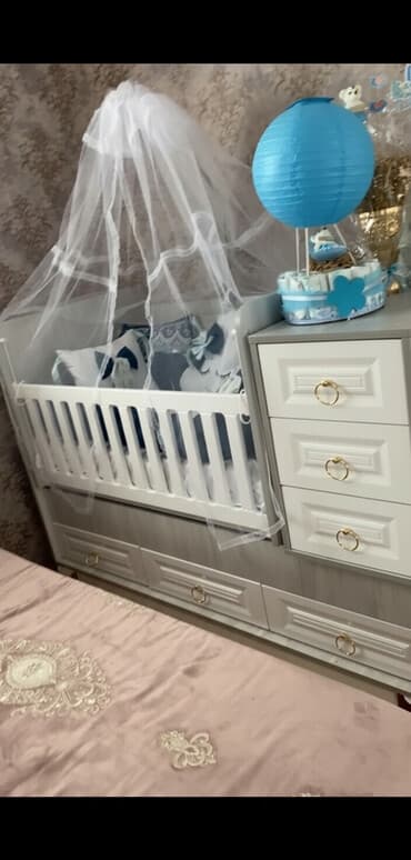 uşaq ucun beşiklər: Oğlan və qız üçün, Yeni, Dördbucaq, Beşik, Dəst ilə, Matras ilə — 1