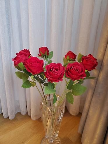Süni qızılgüllər,barxat material çox gözəl görüntüsü var,dəst